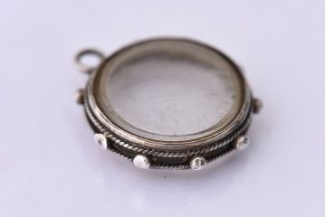アンティーク雑貨　ビンテージ　シルバーペンダントトップ