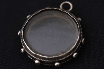 アンティーク雑貨　ビンテージ　シルバーペンダントトップ