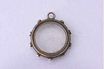 アンティーク雑貨　ビンテージ　シルバーペンダントトップ