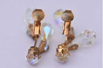 アンティーク雑貨　ヨーロッパビンテージ　クリアビジュー付きイヤリング(ジュエリー・アクセサリー)