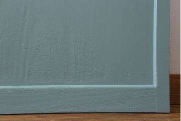 ペイント家具　爽やかな色合いが目を引くペイントガラス戸(引き戸、建具)