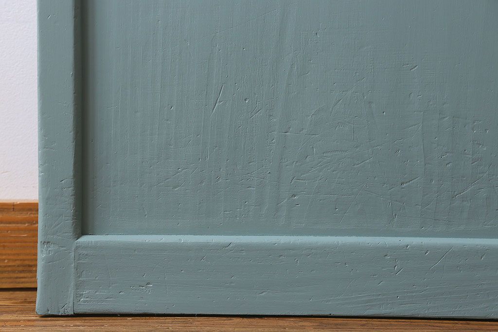 ペイント家具　爽やかな色合いが目を引くペイントガラス戸(引き戸、建具)