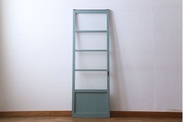 ペイント家具　爽やかな色合いが目を引くペイントガラス戸(引き戸、建具)