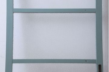 ペイント家具　爽やかな色合いが目を引くペイントガラス戸(引き戸、建具)