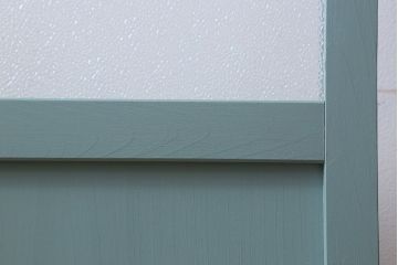 ペイント家具　爽やかな色合いが目を引くペイントガラス戸(引き戸、建具)