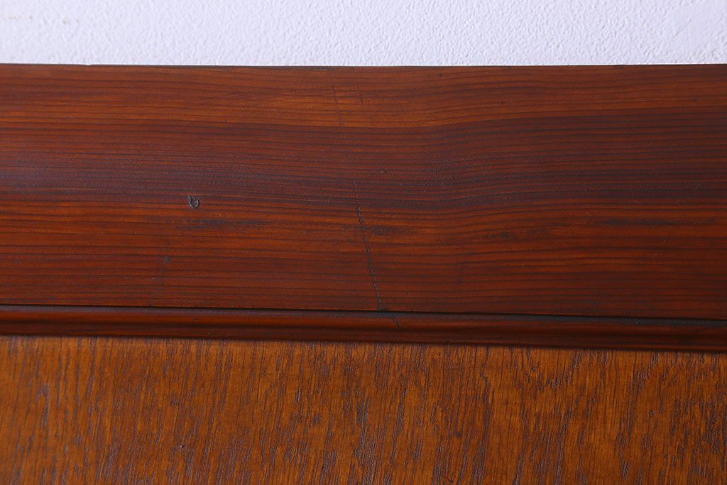 昭和レトロ　チェッカーガラス入り　深みのある色合いが魅力的な木製ドア(扉)