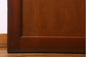 昭和レトロ　チェッカーガラス入り　深みのある色合いが魅力的な木製ドア(扉)