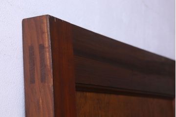 昭和レトロ　チェッカーガラス入り　深みのある色合いが魅力的な木製ドア(扉)