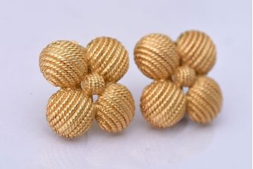 アンティーク雑貨　TRIFARI(トリファリ)　フラワー　ビンテージイヤリング