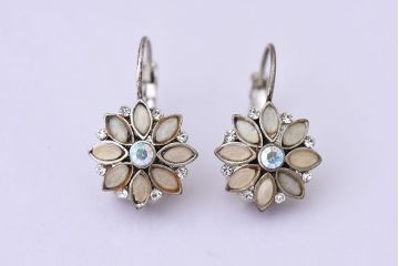 アンティーク雑貨　A&C(arts&crafts) ノルウェー　シルバーフラワーのピアス
