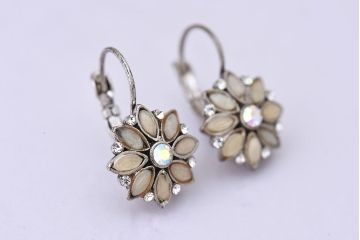 アンティーク雑貨　A&C(arts&crafts) ノルウェー　シルバーフラワーのピアス