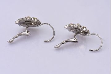 アンティーク雑貨　A&C(arts&crafts) ノルウェー　シルバーフラワーのピアス