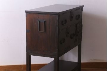 アンティーク家具　和製アンティーク　モダンな雰囲気漂う脚付きチェスト(引き出し、衣装箪笥)