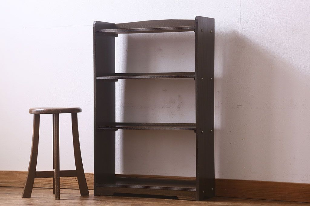 レトロ家具　昭和レトロ　ラワン材　深みのある色合いが魅力的な本棚(ディスプレイラック、飾り棚)