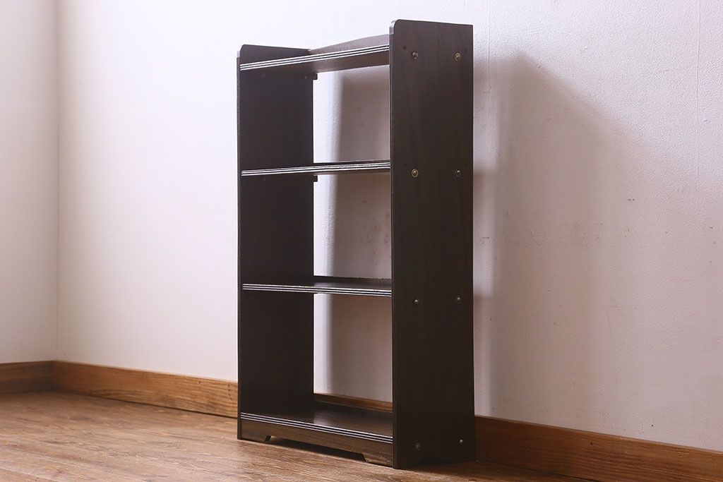 レトロ家具　昭和レトロ　ラワン材　深みのある色合いが魅力的な本棚(ディスプレイラック、飾り棚)