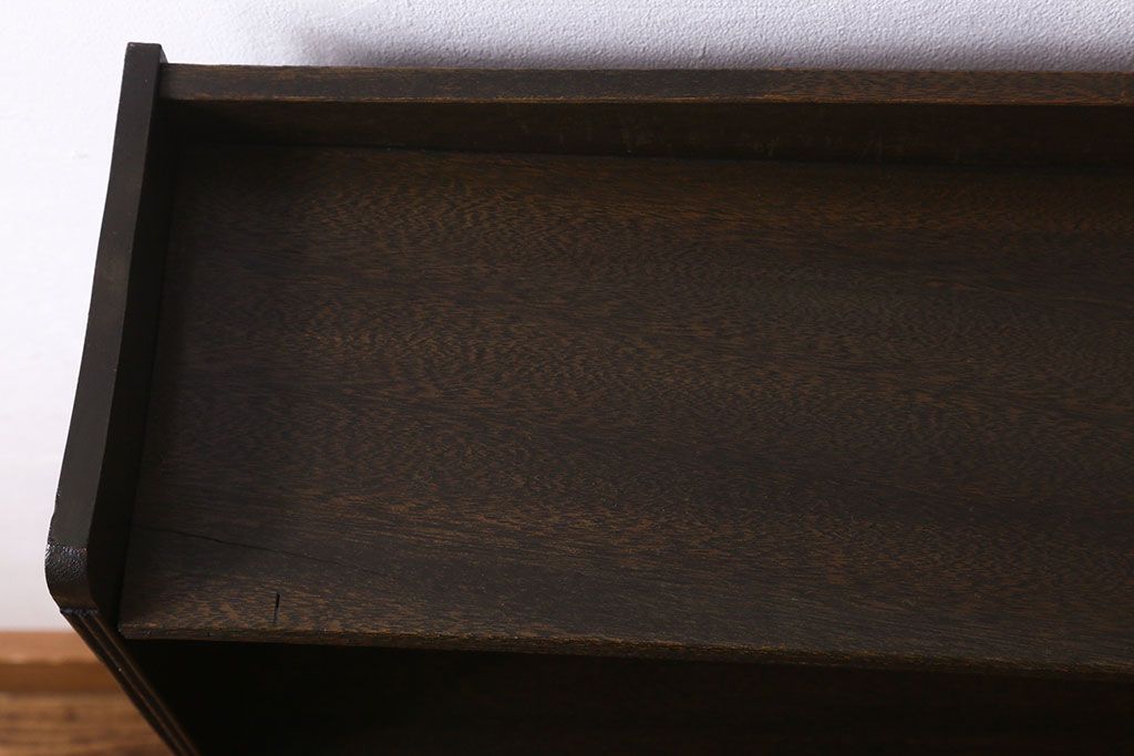 レトロ家具　昭和レトロ　ラワン材　深みのある色合いが魅力的な本棚(ディスプレイラック、飾り棚)