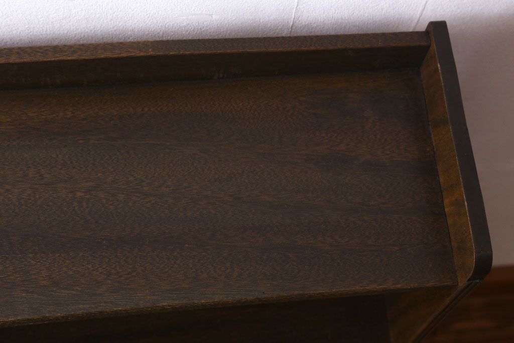 レトロ家具　昭和レトロ　ラワン材　深みのある色合いが魅力的な本棚(ディスプレイラック、飾り棚)