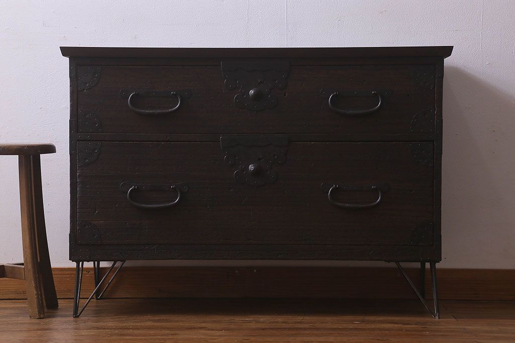 アンティーク家具　和製アンティーク　桐材　古い木の質感が味わい深いタンスローチェスト(衣装箪笥、引き出し、桐箪笥、桐たんす)