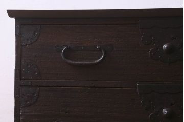 アンティーク家具　和製アンティーク　桐材　古い木の質感が味わい深いタンスローチェスト(衣装箪笥、引き出し、桐箪笥、桐たんす)