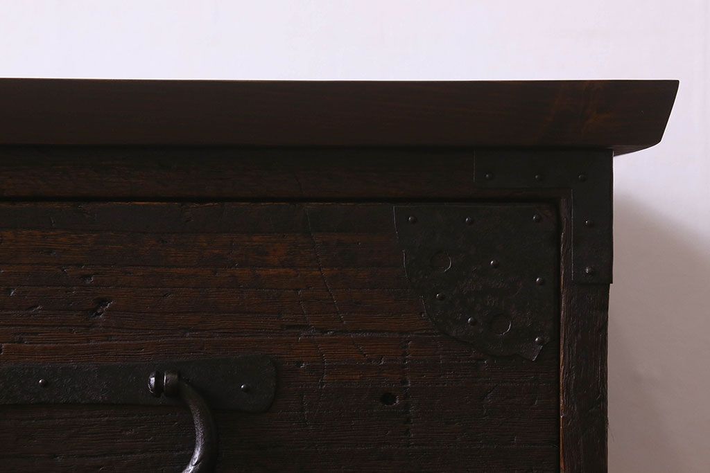 アンティーク家具　和製アンティーク　桐材　古い木の質感が味わい深いタンスローチェスト(衣装箪笥、引き出し、桐箪笥、桐たんす)