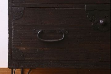 アンティーク家具　和製アンティーク　桐材　古い木の質感が味わい深いタンスローチェスト(衣装箪笥、引き出し、桐箪笥、桐たんす)
