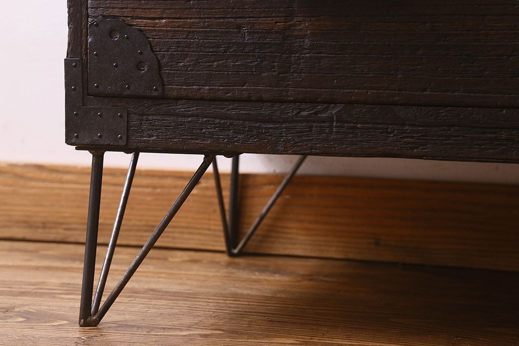 アンティーク家具　和製アンティーク　桐材　古い木の質感が味わい深いタンスローチェスト(衣装箪笥、引き出し、桐箪笥、桐たんす)