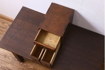 アンティーク雑貨　和製アンティーク　ヒノキ材　味わい深い風合いの小引き出し(小物収納、小物入れ)