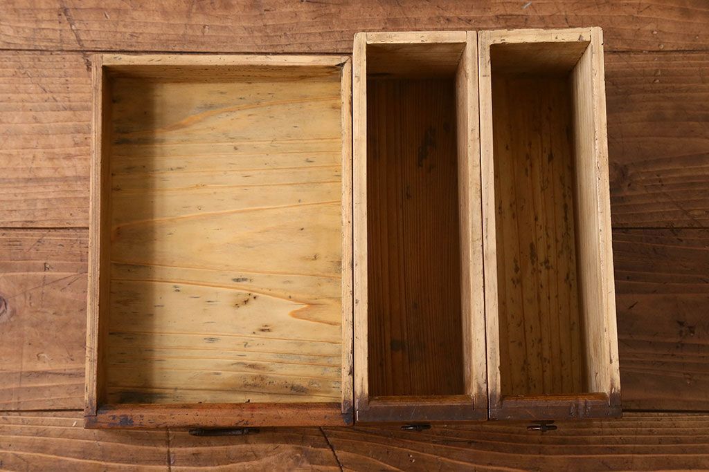 アンティーク雑貨　和製アンティーク　ヒノキ材　味わい深い風合いの小引き出し(小物収納、小物入れ)