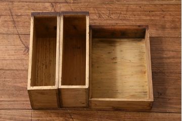 アンティーク雑貨　和製アンティーク　ヒノキ材　味わい深い風合いの小引き出し(小物収納、小物入れ)