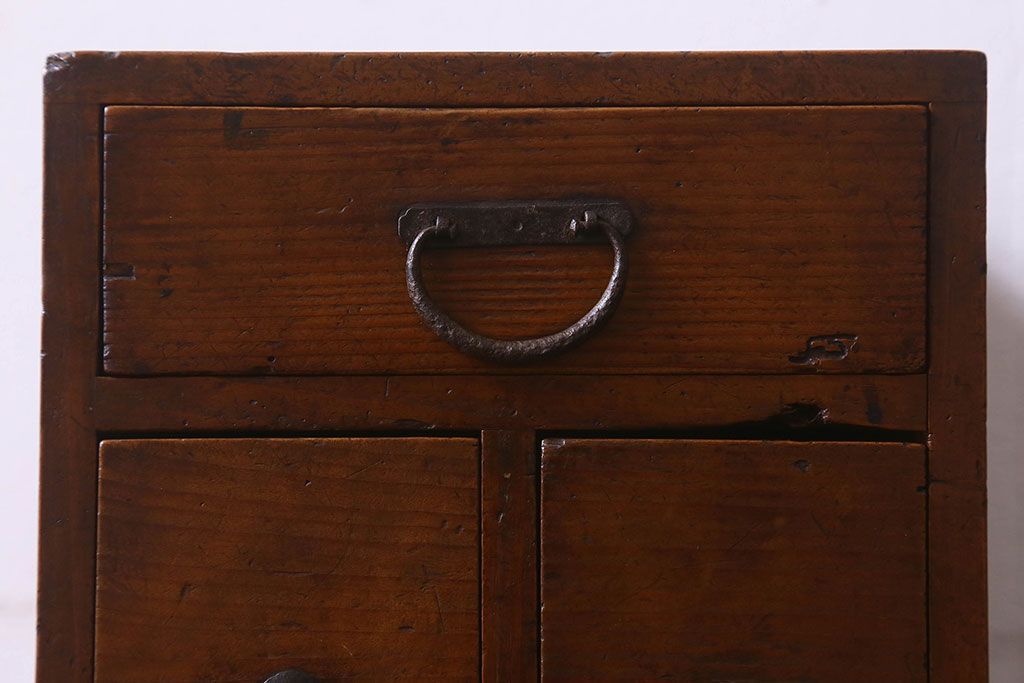 アンティーク雑貨　和製アンティーク　ヒノキ材　味わい深い風合いの小引き出し(小物収納、小物入れ)