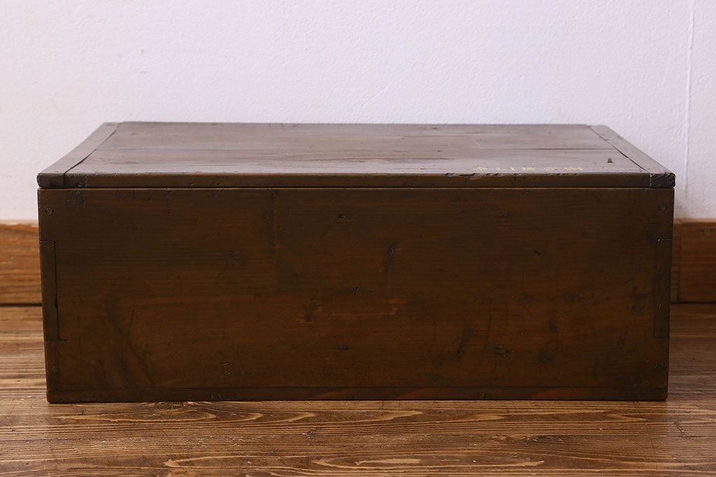 アンティーク雑貨　和製アンティーク　シンプルなデザインが魅力的な収納箱(小物収納、木箱)