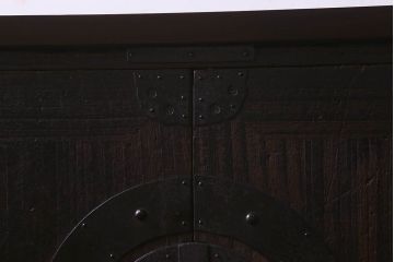 アンティーク家具　和製アンティーク　観音開き戸!総桐材の脚付きタンスローチェスト(引き出し、衣装箪笥、桐箪笥、桐たんす)