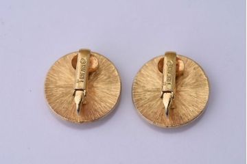 アンティーク雑貨　TRIFARI(トリファリ) ビンテージイヤリング