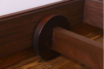 中古　美品　杢目と南部鉄器金具が存在感を放つ　岩谷堂箪笥の四尺整理箪笥(車箪笥)(定価約65万円)