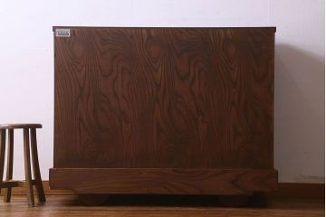 中古　美品　杢目と南部鉄器金具が存在感を放つ　岩谷堂箪笥の四尺整理箪笥(車箪笥)(定価約65万円)