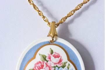 アンティーク雑貨　AVON(エイボン)　ビンテージネックレス