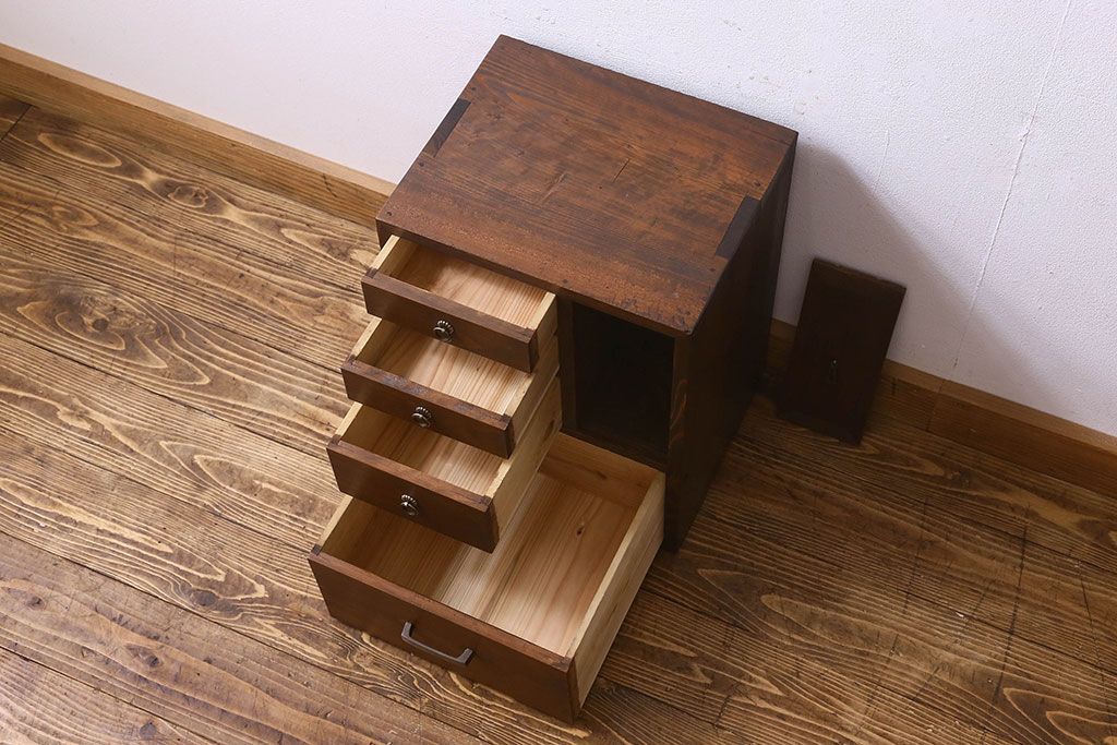 アンティーク雑貨　和製アンティーク　慳貪扉付き　シックな雰囲気漂う小引き出し(小物収納、小物入れ)