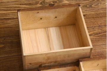 アンティーク雑貨　和製アンティーク　慳貪扉付き　シックな雰囲気漂う小引き出し(小物収納、小物入れ)