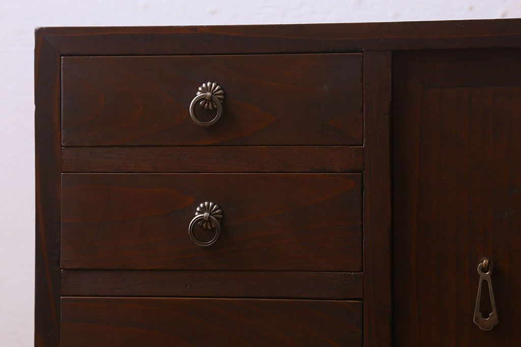 アンティーク雑貨　和製アンティーク　慳貪扉付き　シックな雰囲気漂う小引き出し(小物収納、小物入れ)