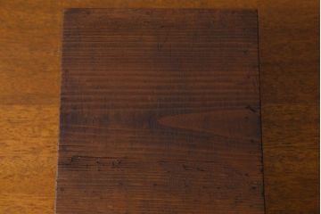 アンティーク雑貨　和製アンティーク　古い木のレトロな小引き出し(卓上収納、小物入れ)