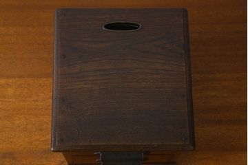 アンティーク雑貨　和製アンティーク　からくり付き小引き出し(卓上収納、小物入れ)