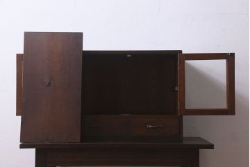 アンティーク家具　和製アンティーク　古い質感が味わい深い小振りの戸棚(収納棚)