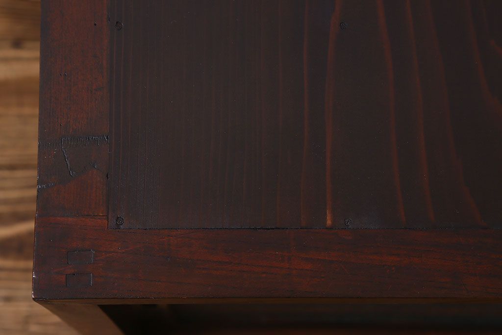 アンティーク家具　和製アンティーク　結霜ガラス　シンプルなデザインで使い勝手の良い戸棚(収納棚、本箱)