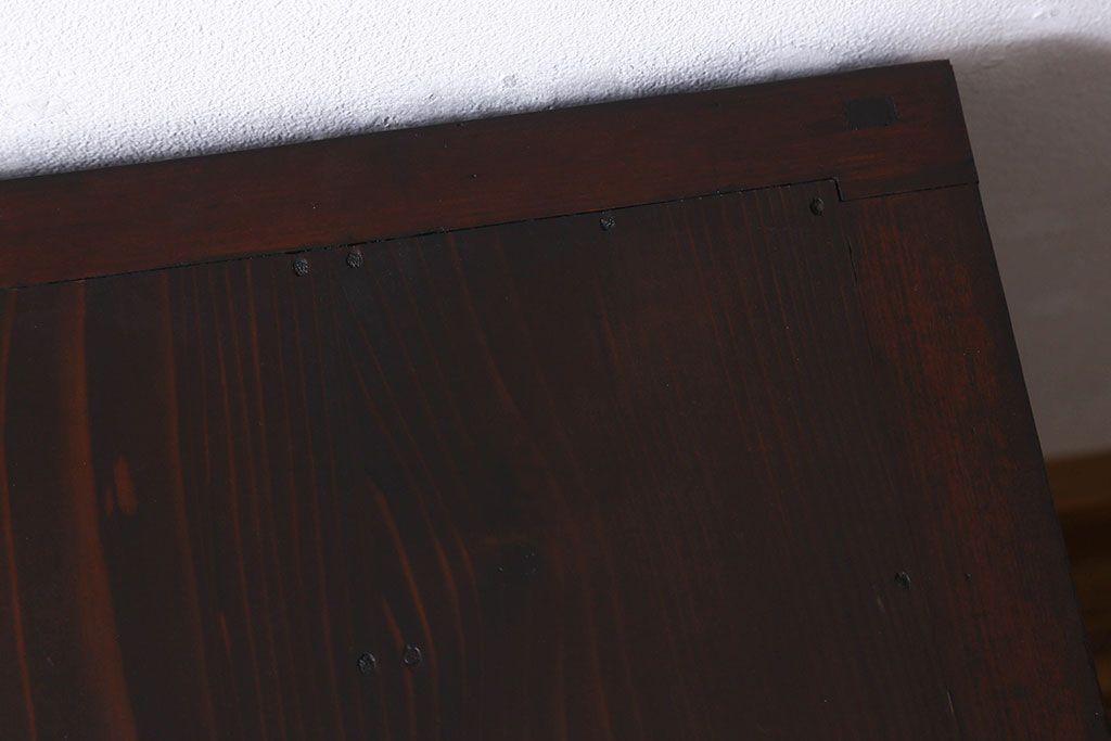 アンティーク家具　和製アンティーク　結霜ガラス　シンプルなデザインで使い勝手の良い戸棚(収納棚、本箱)