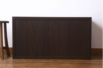 アンティーク家具　和製アンティーク　結霜ガラス　シンプルなデザインで使い勝手の良い戸棚(収納棚、本箱)