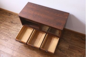 レトロ家具　昭和レトロ　漆塗りが美しい鉄脚付き箪笥ローボード(収納棚、ローチェスト、テレビボード)