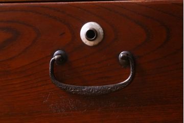 レトロ家具　昭和レトロ　漆塗りが美しい鉄脚付き箪笥ローボード(収納棚、ローチェスト、テレビボード)
