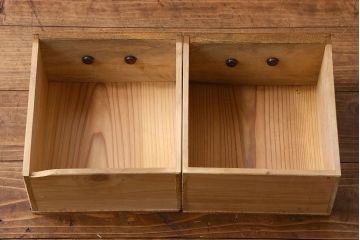 ヴィンテージ家具　昭和レトロ　三方ニレ材　小振りなビンテージブックケース(本箱、食器棚、戸棚)
