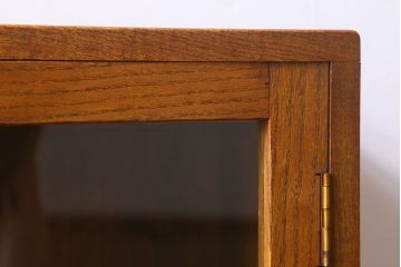 ヴィンテージ家具　昭和レトロ　三方ニレ材　小振りなビンテージブックケース(本箱、食器棚、戸棚)
