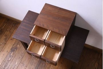 アンティーク家具　和製アンティーク　木の質感が味わい深い小引き出し(小物収納)